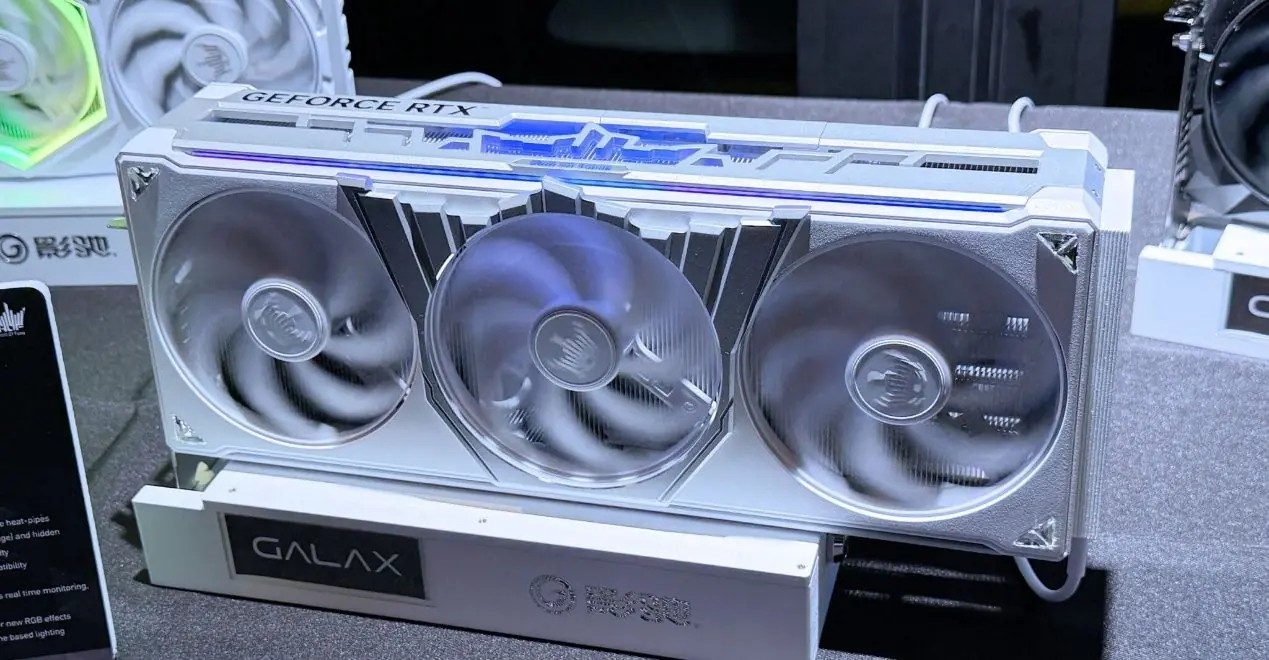 影驰公开RTX 6090概念显卡:镶嵌施华洛世奇水晶