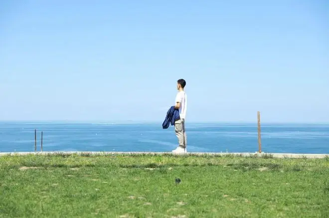 看完纪录片《我的高考笑忘书》才明白，人生是一场巨大的塞翁失马
