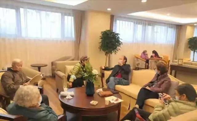 为什么县城正科级以上干部一退休,就几乎看不见人影了?