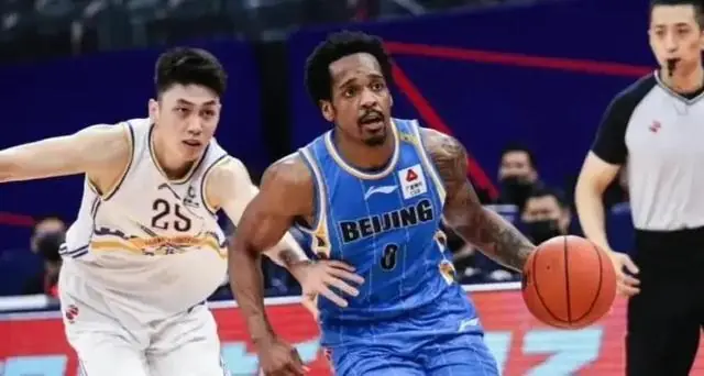 北京酝酿重磅交易!曝张云松有意CBA超级外援,季后赛场均砍32+5