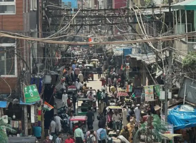别听网上吹牛,常年在外打拼的老乡坦言,印度相当于我国三线城市