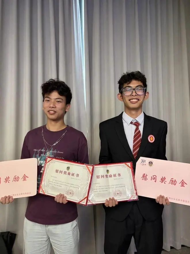 “当时吓得腿软了!”广州两高三学生公交车智斗嫌犯救下学妹,获见义勇为奖励,一当事人回应:未来想当警察