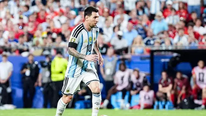 法媒:FIFA只允许在比赛中为足球人物致哀,故法国为德尚母亲的申请被拒