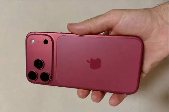 iPhone 18 Pro Max戴壳后重量超过半斤:被网友调侃为健身器材