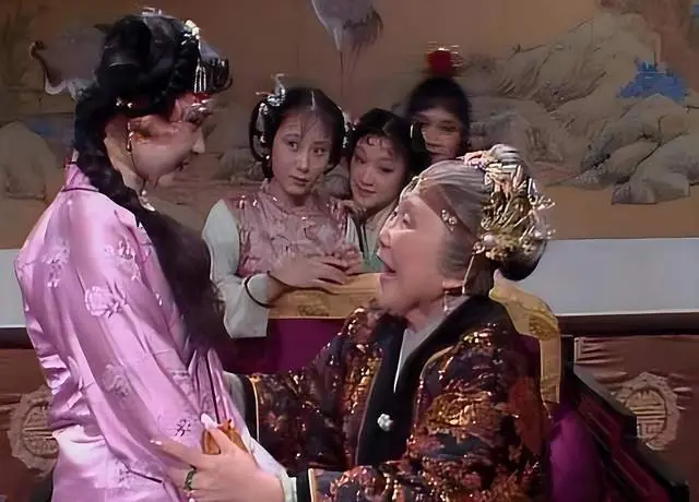 完美如她，为何连未婚夫家门都进不了？薛宝琴被悔婚的真相是什么