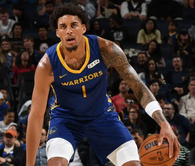 NBA夏联:勇士险遭独行侠24分逆转 11号秀21+10+6克赖尔25分