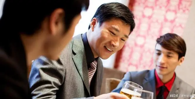 上海一同学聚会吃了43万6，请客的人先行离开，剩下的人当场翻脸