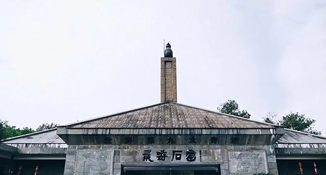 我国一小县城水塘被抽干后，发现世界第九大奇迹！专家无法解释？