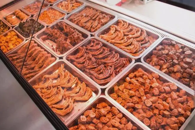 关店4000家，亏损超亿元，零食界爱马仕，为何一夜卖不动？